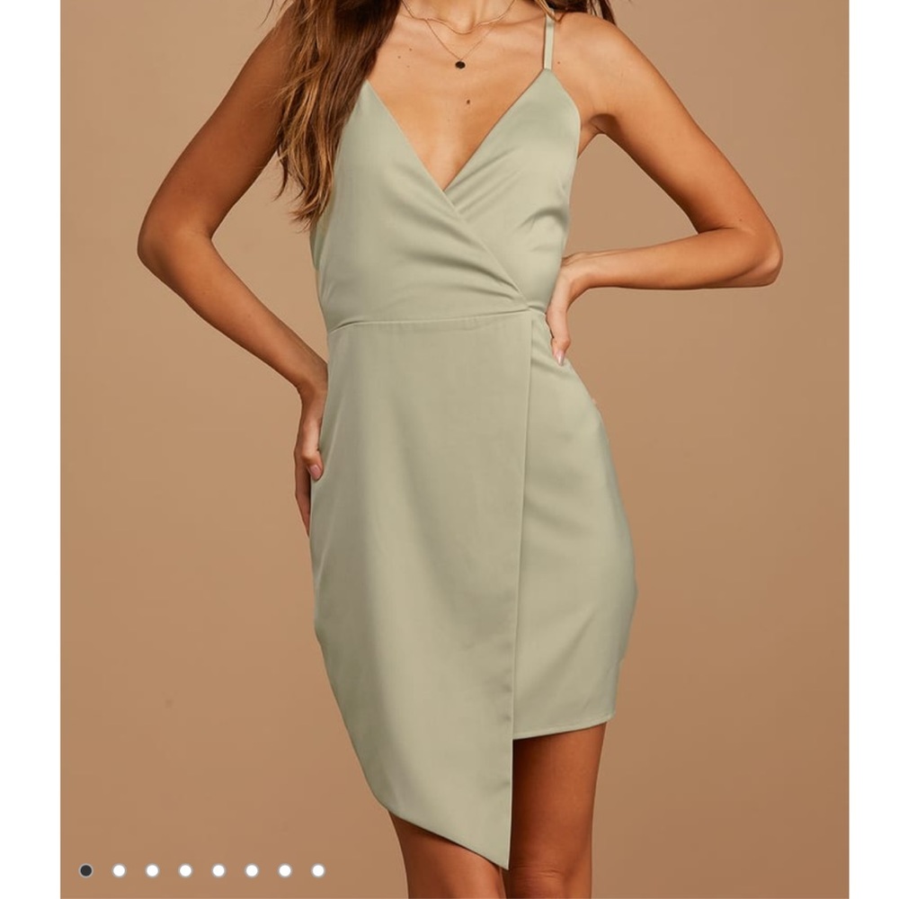 NEVER WORN Stage Green Lulus Dress